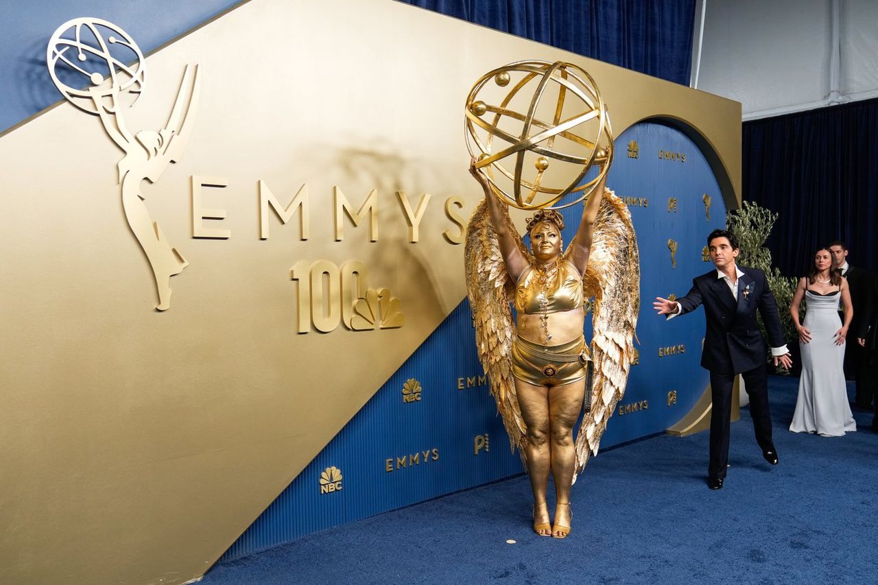 Emmy Awards 2026 Highlights: Taylor Swift Cameo, Mariska Hargitay's Hosting Triumph, and Sally Field's Nod to Canada