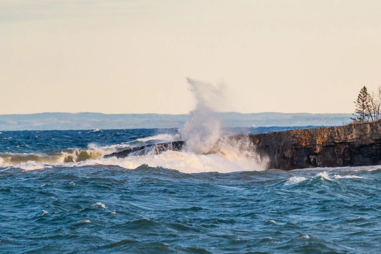 Northwestern Ontario sees gusty winds, morning fog before sunny Monday