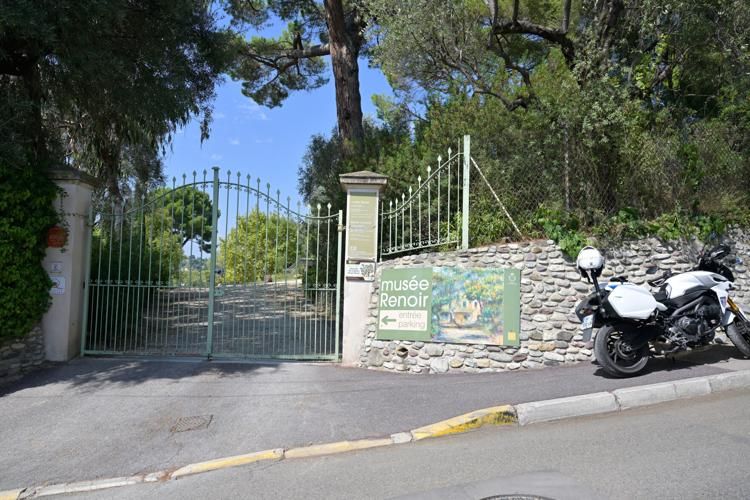 Renoir Museum Heist and Other Notorious Art Thefts: A Look at High-Profile Cases