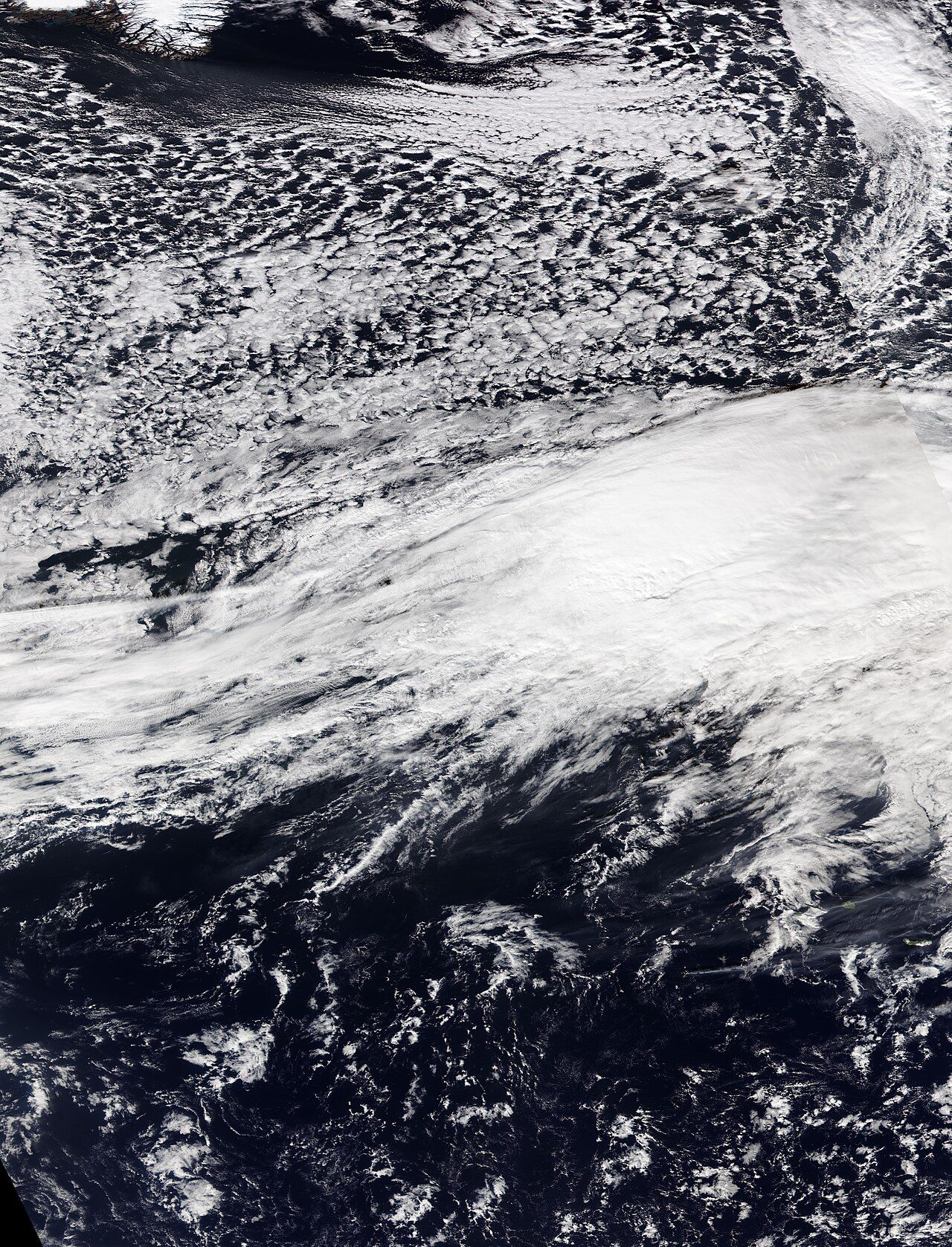 Storm Austen brings flooding and travel chaos to southern England