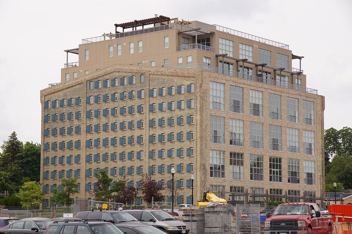 2011-07-06 07-08 Kanada, Ontario 041 Waterloo, Seagrams Lofts