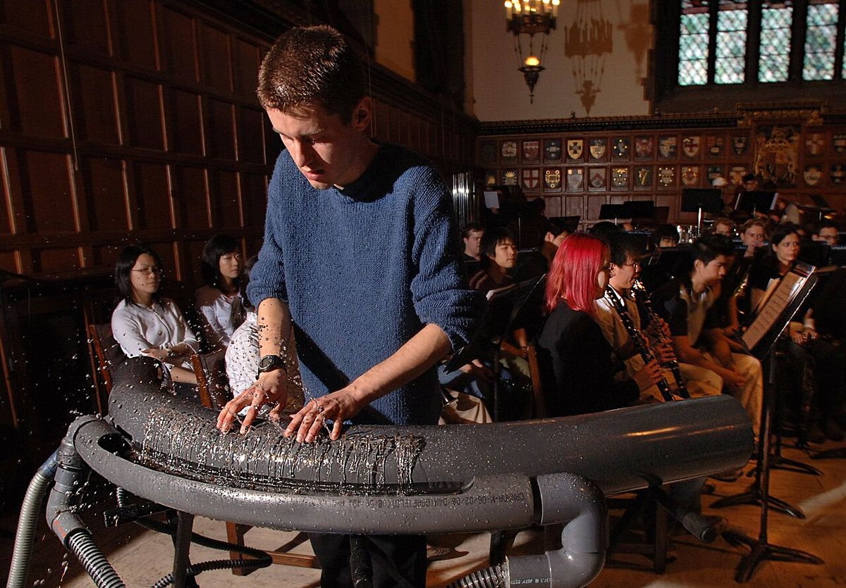Hydraulophone