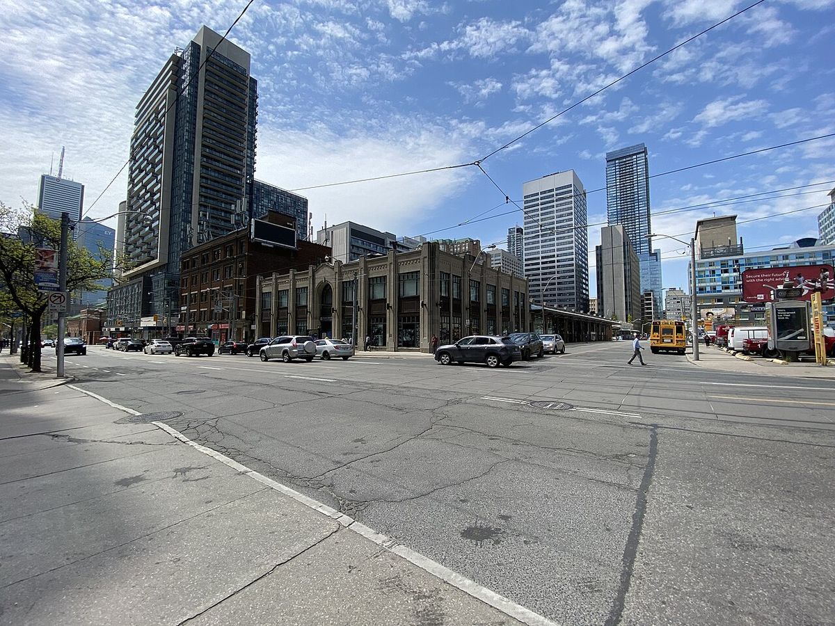 Bay St at Edward St