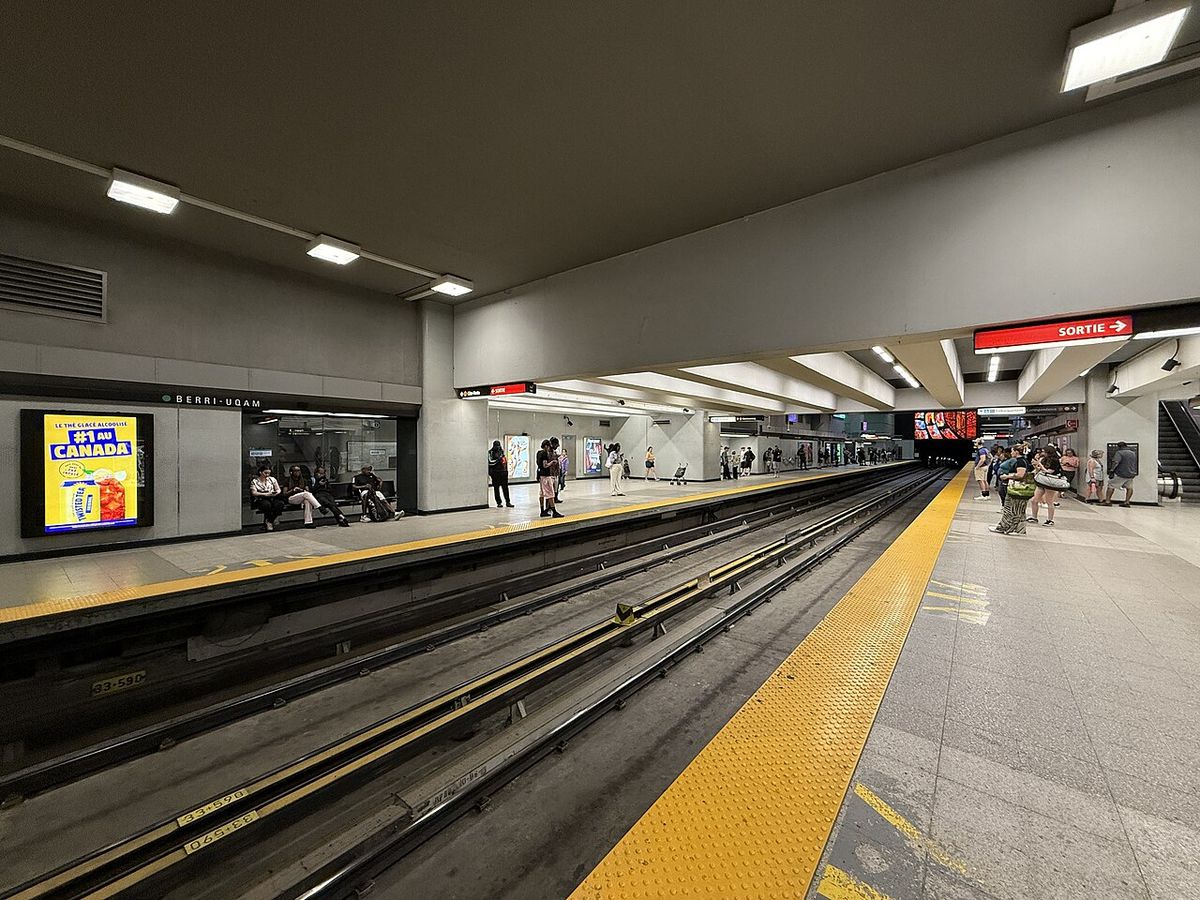 Berri-UQAM Line 1 platform