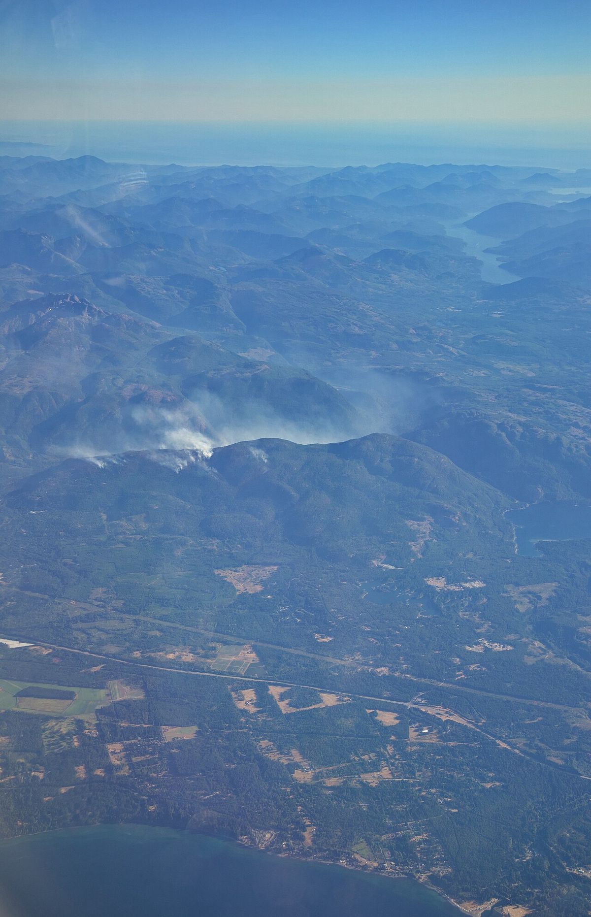 Aerial photo taken from Air North flight 4N578 Whitehorse to Victoria. Georgia Strait Nanaimo, BC Canada 2025-08-10, 6:33:05 PM